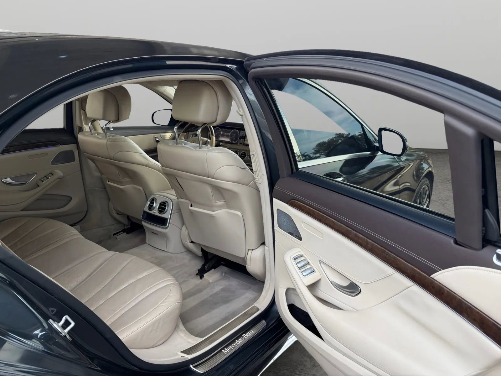 Used 2014 Mercedes-Benz S 550 Sedan image 15