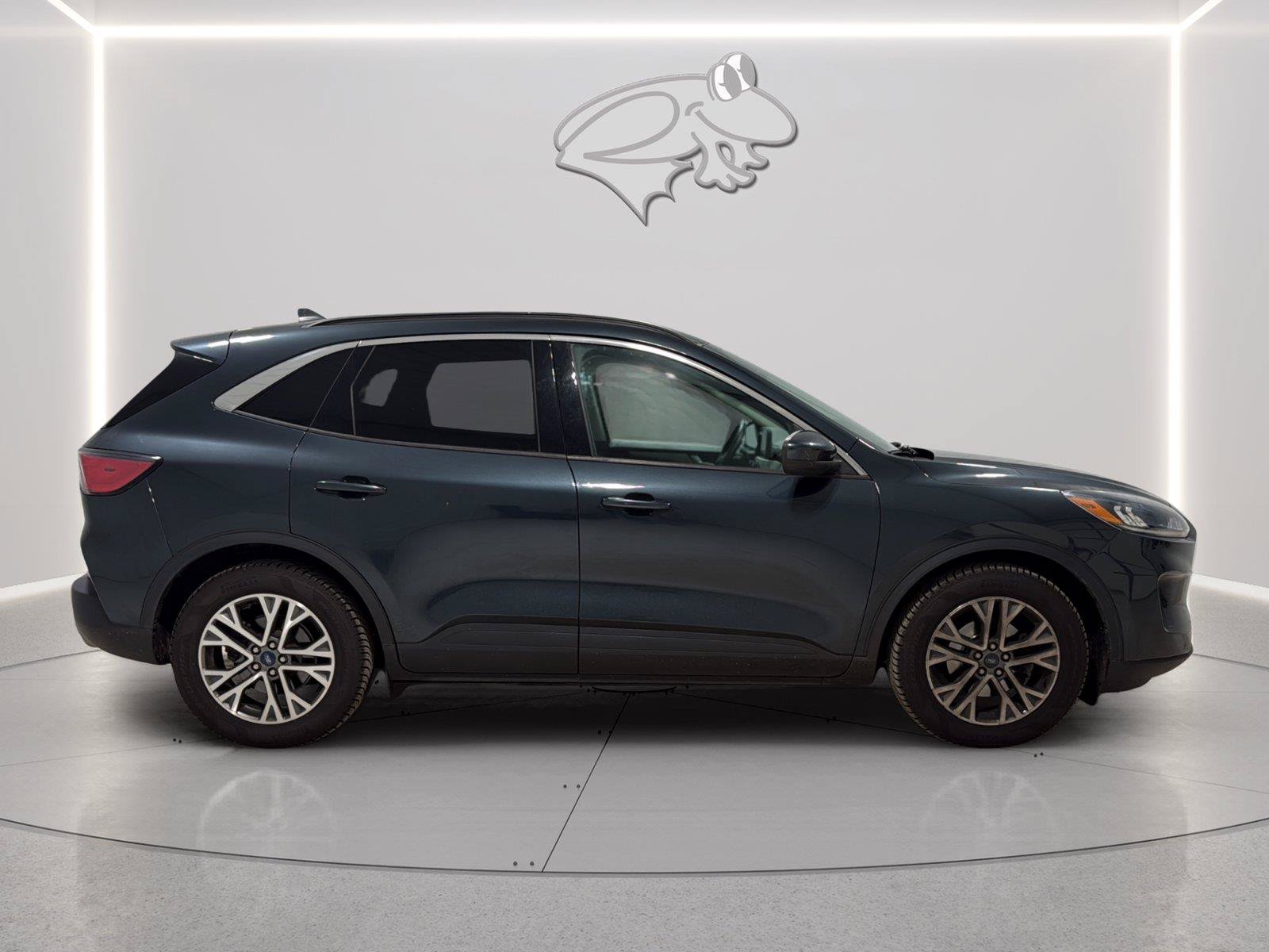 Used 2022 Ford Escape SEL w/ Technology Package FWD image 6