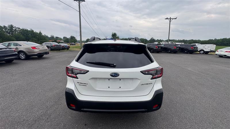 Used 2023 Subaru Outback Premium AWD/4WD image 18