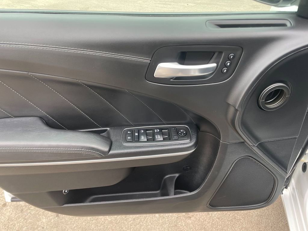 Used 2019 Dodge Charger SXT w/ Plus Group image 11