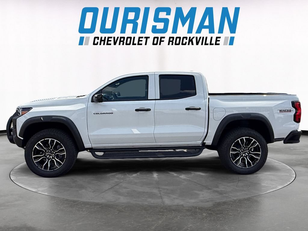 New 2026 Chevrolet Colorado Trail Boss w/ Off-Road Front Bumper Package AWD/4WD image 3