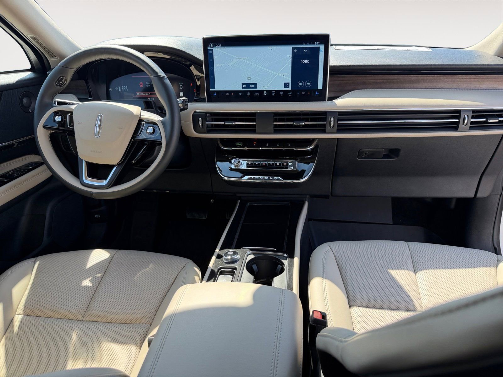 New 2025 Lincoln Corsair Reserve w/ Equipment Group 202A image 10