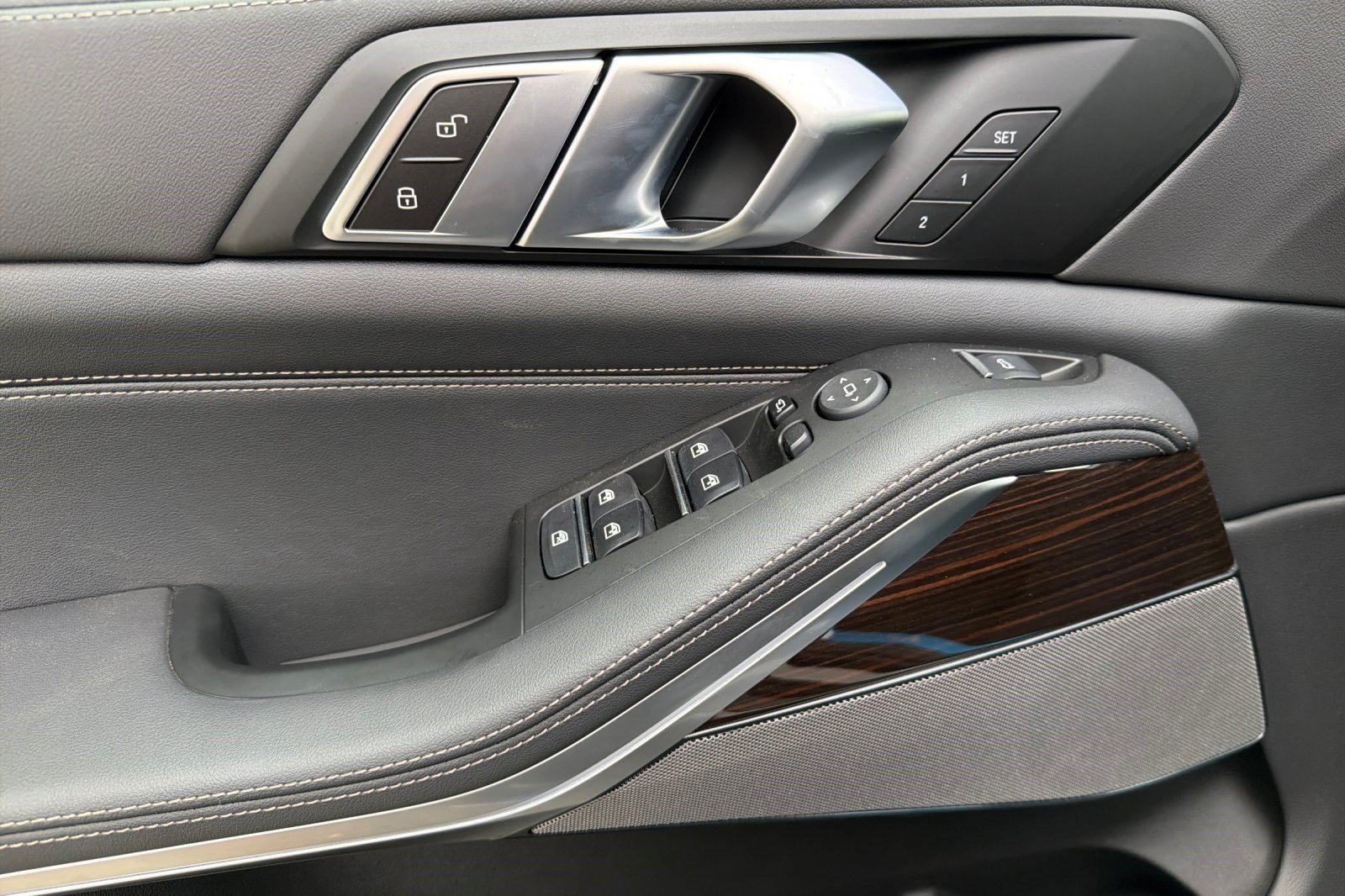 New 2026 BMW X5 xDrive40i AWD/4WD image 9