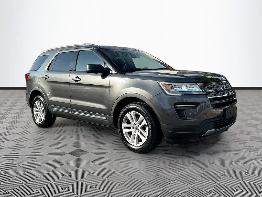 Used 2018 Ford Explorer XLT AWD/4WD image 4