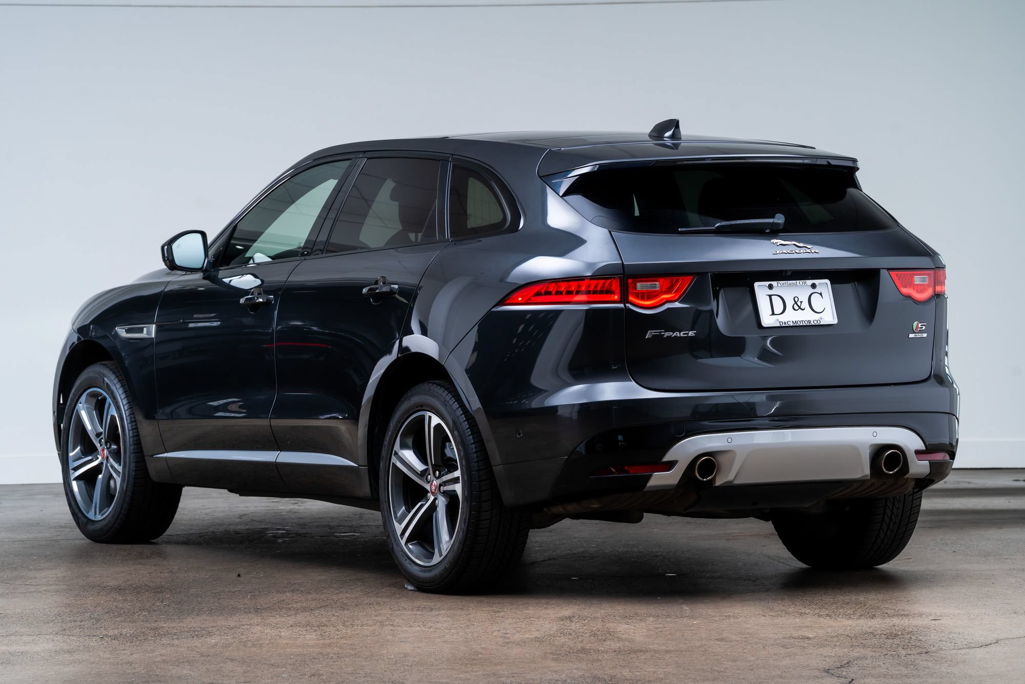 Used 2018 Jaguar F-PACE S AWD/4WD image 4