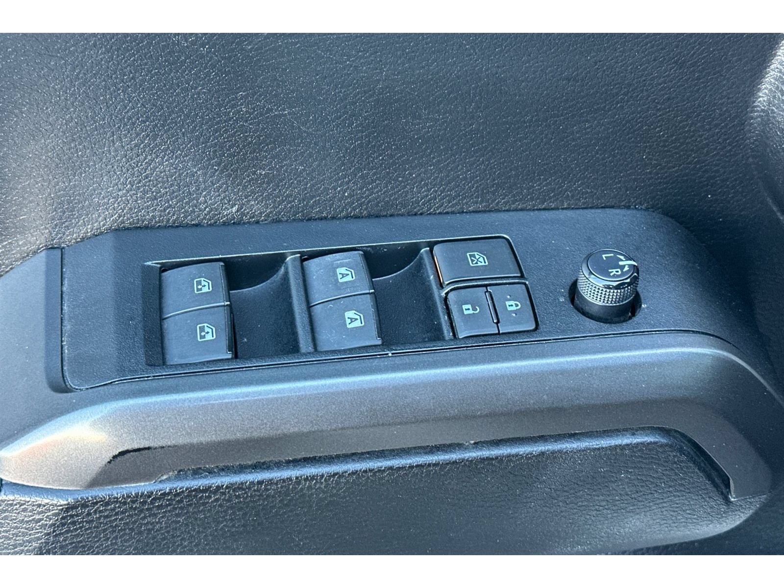 Used 2022 Toyota Tacoma 4x4 Double Cab image 12
