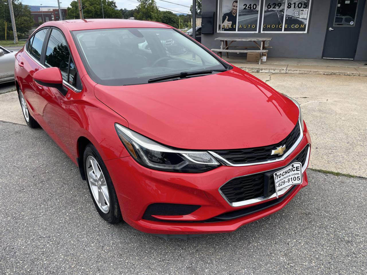 Used 2018 Chevrolet Cruze LT FWD image 19
