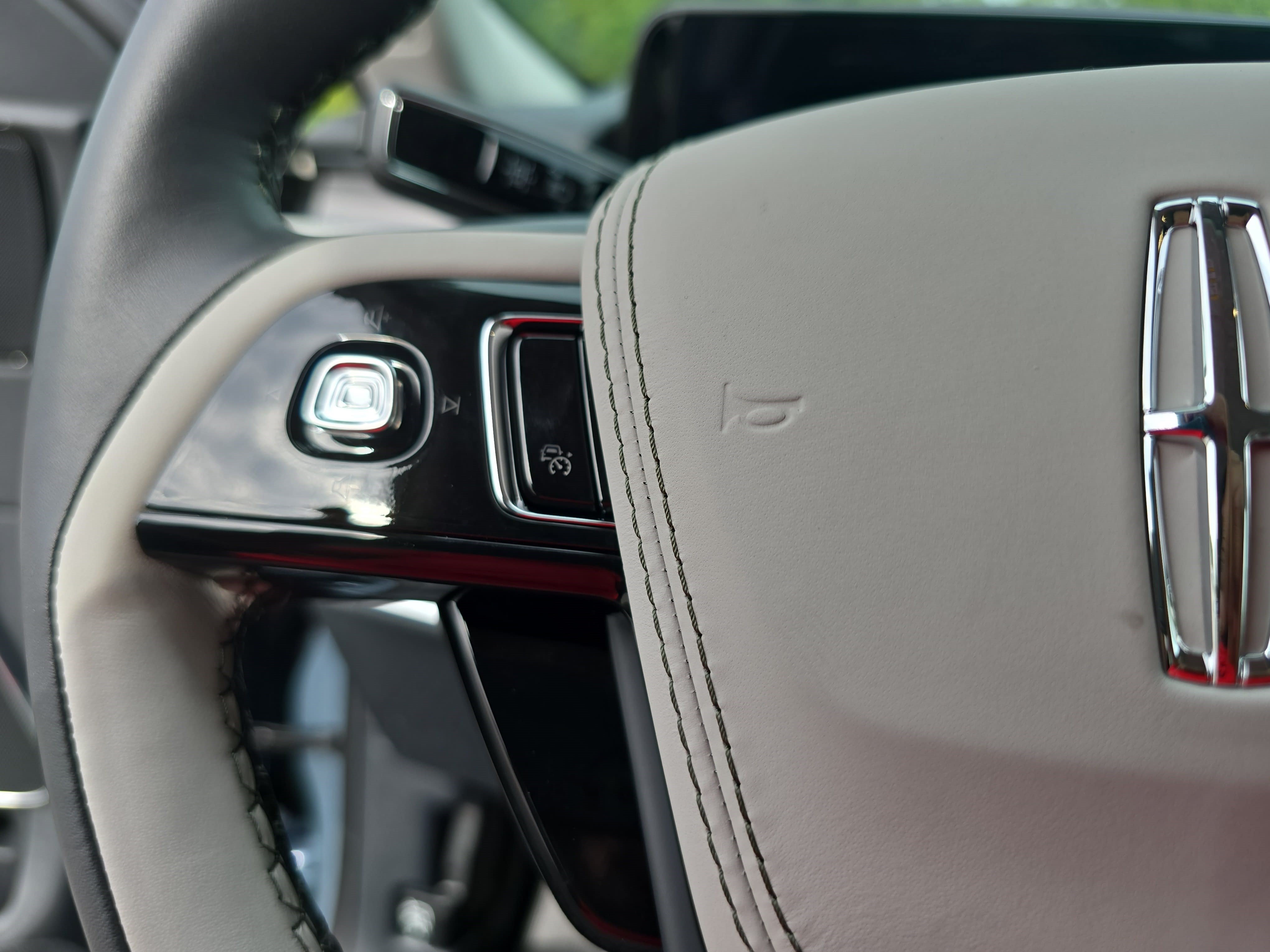 New 2026 Lincoln Aviator AWD image 19