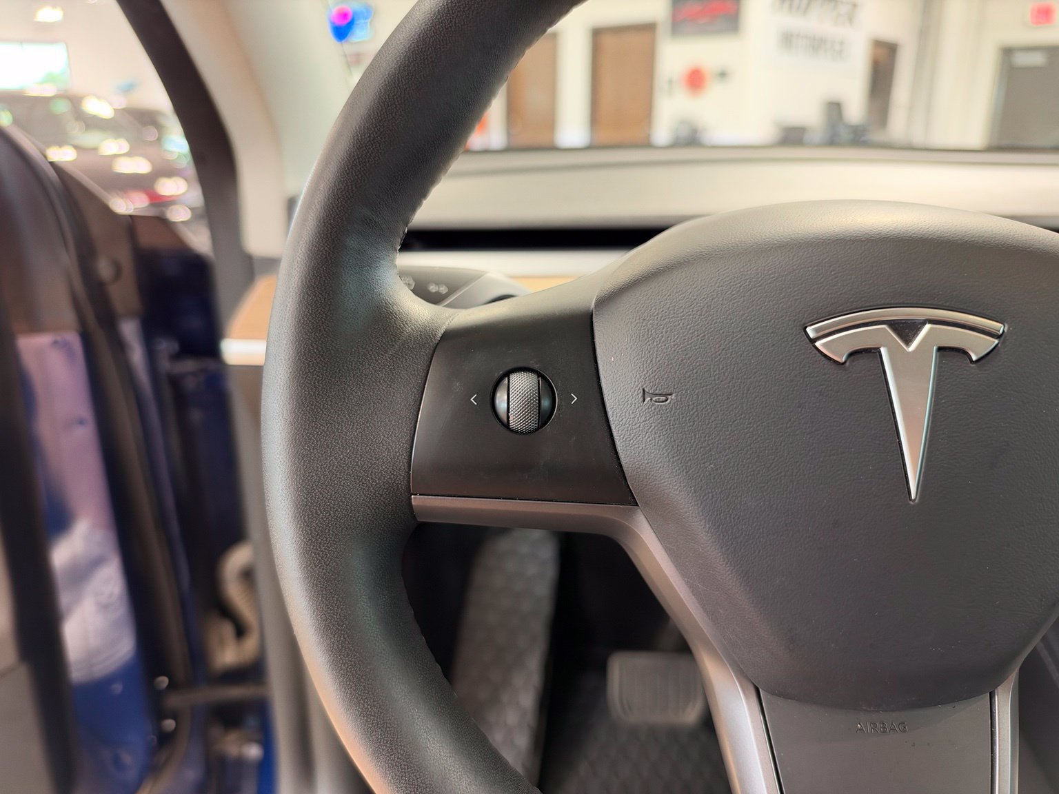 Used 2022 Tesla Model Y Long Range AWD/4WD image 17