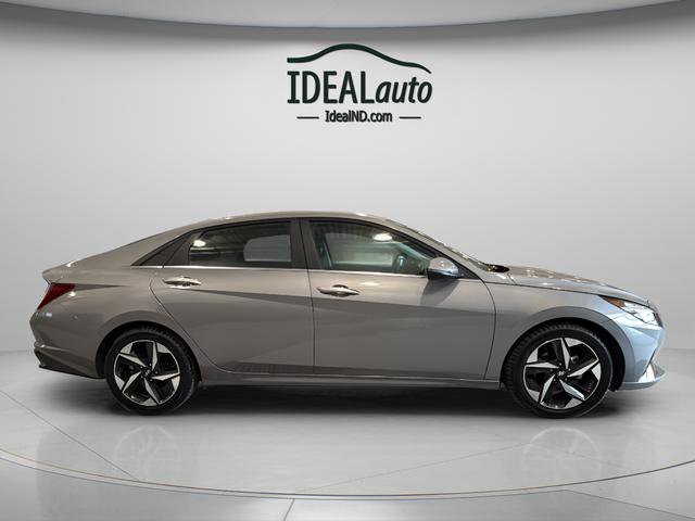 Used 2022 Hyundai Elantra SEL w/ Convenience + Premium Package image 29