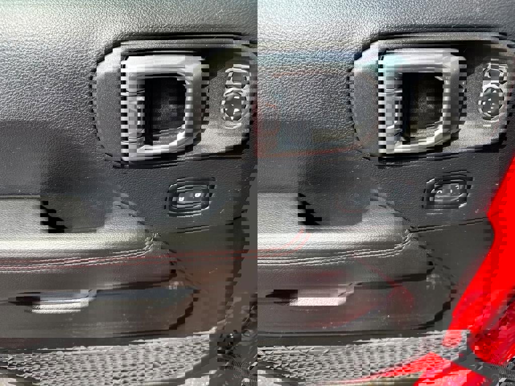 Used 2019 Jeep Wrangler Unlimited Rubicon w/ Dual Top Group image 16