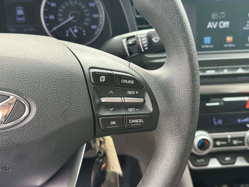 Used 2020 Hyundai Elantra SEL FWD image 18