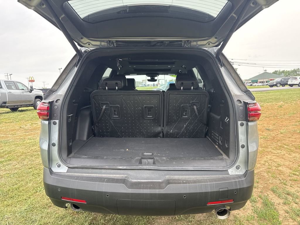 Used 2023 Chevrolet Traverse RS w/ LPO, Floor Liner Package AWD/4WD image 17