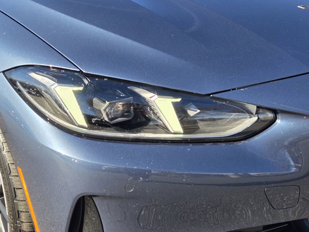 New 2026 BMW 430i xDrive Convertible w/ Driving Assistance Package image 8