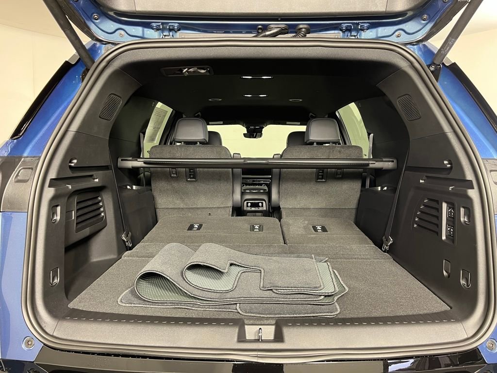 New 2026 Chevrolet Traverse High Country image 17