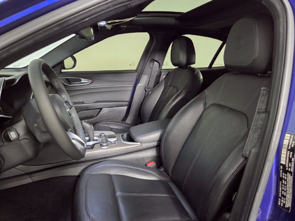 Used 2023 Alfa Romeo Giulia Ti w/ Active Assist Plus Package RWD image 9
