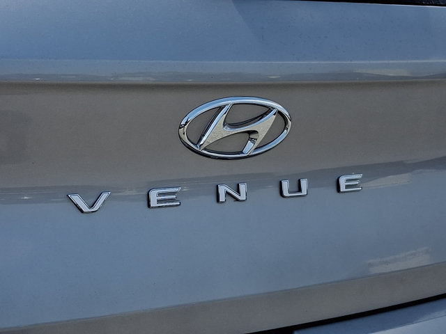 Certified 2025 Hyundai Venue SEL FWD image 30