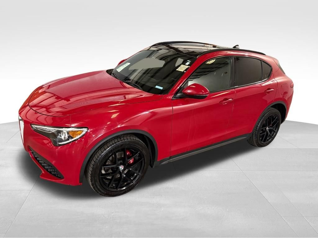 Used 2018 Alfa Romeo Stelvio Ti Sport image 9