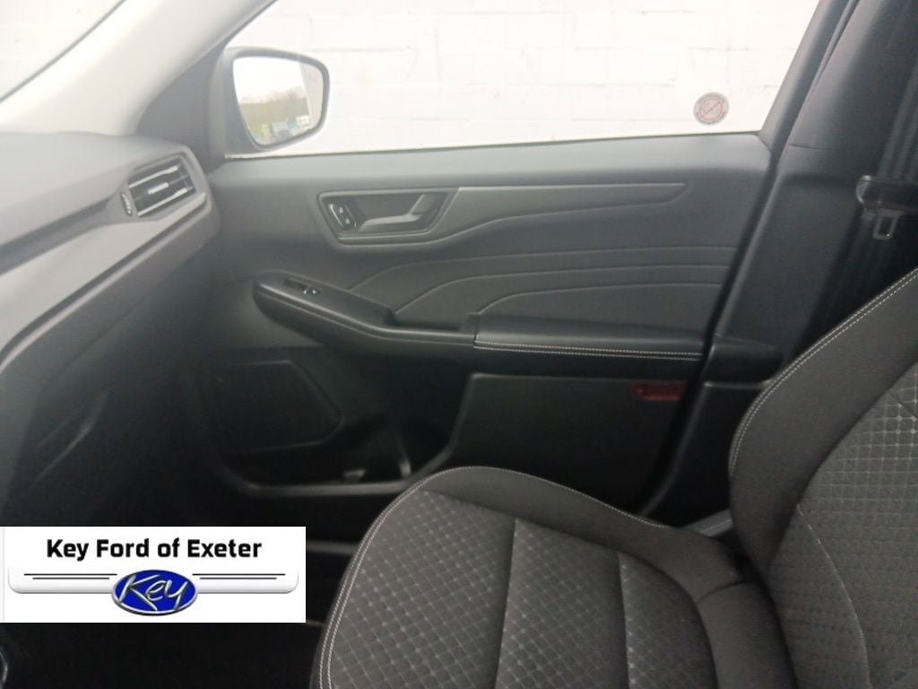 Used 2025 Ford Escape Active AWD/4WD image 35