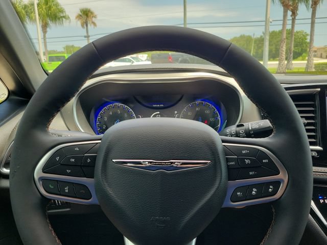 New 2026 Chrysler Pacifica Pinnacle w/ Trailer Tow Group AWD/4WD image 18