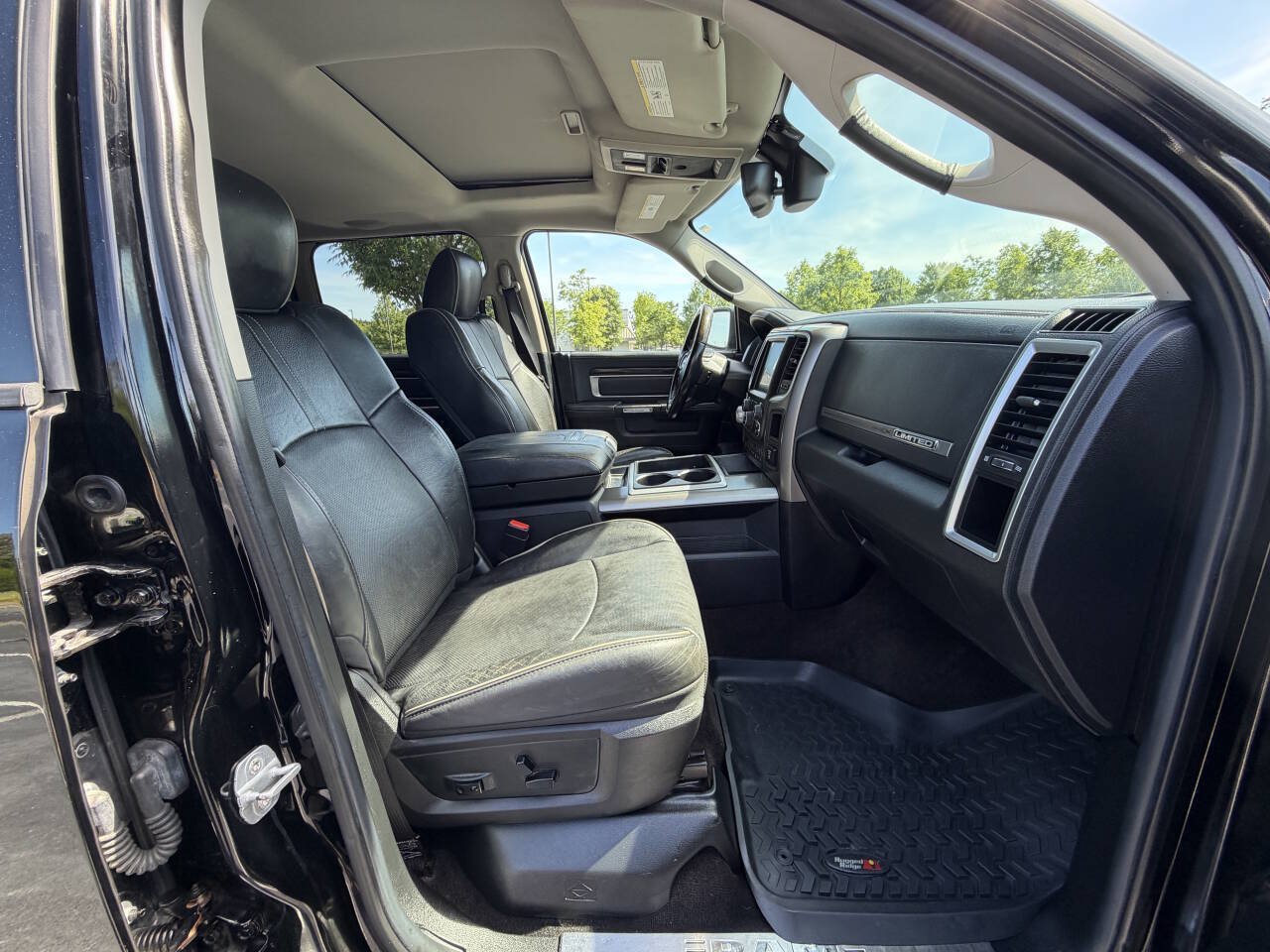 Used 2014 RAM 1500 Limited AWD/4WD image 19