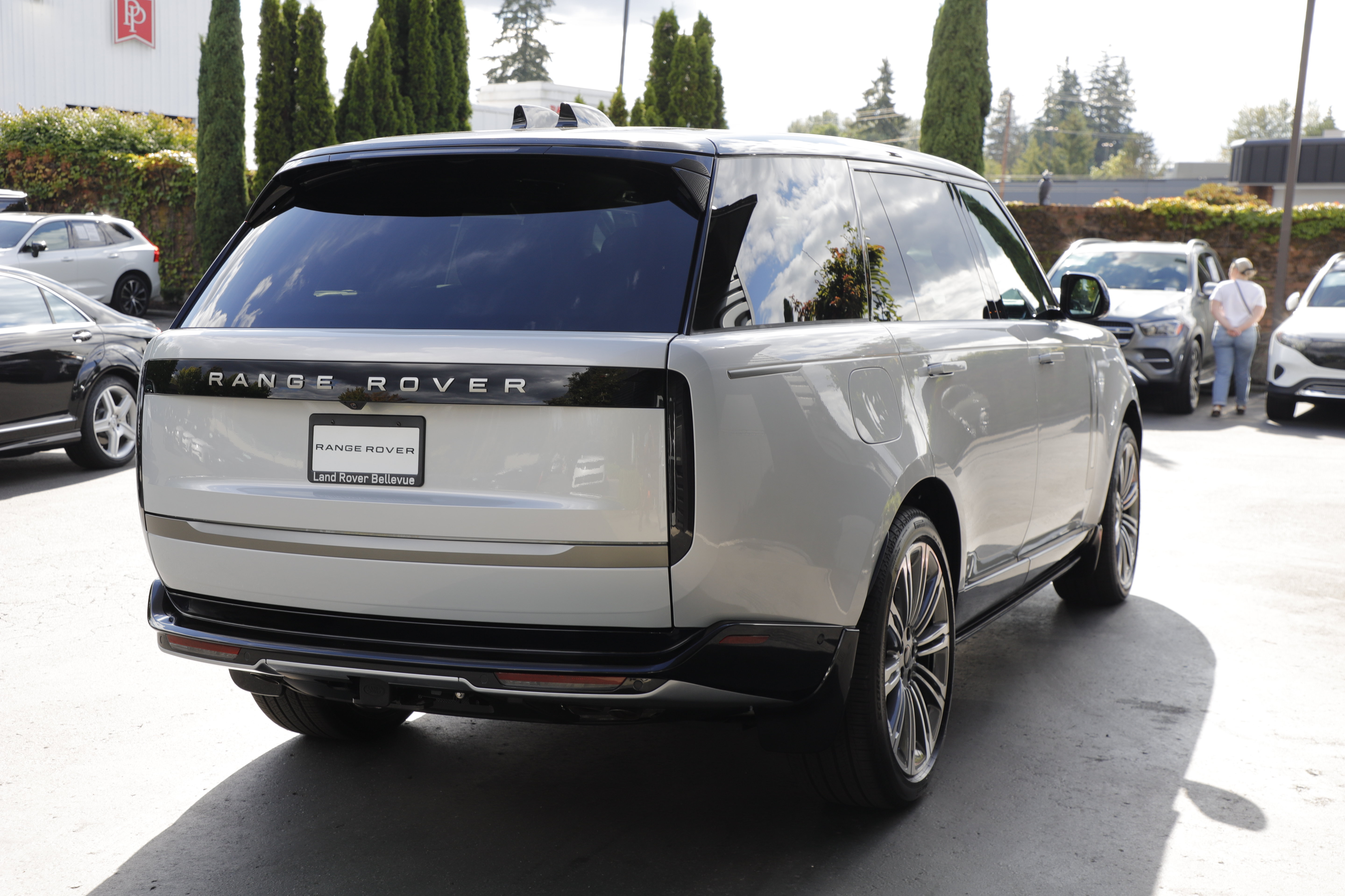 New 2026 Land Rover Range Rover Long Wheelbase Autobiography AWD/4WD image 6