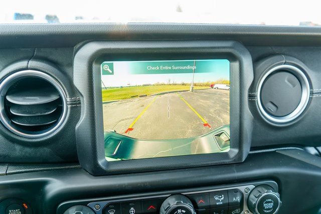 Used 2021 Jeep Gladiator Overland w/ Uconnect 4C Nav & Sound Group AWD/4WD image 23