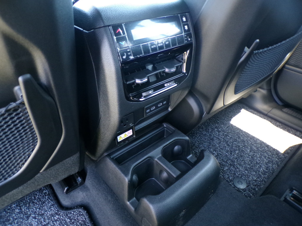 New 2026 Jeep Grand Cherokee L Limited AWD/4WD image 13
