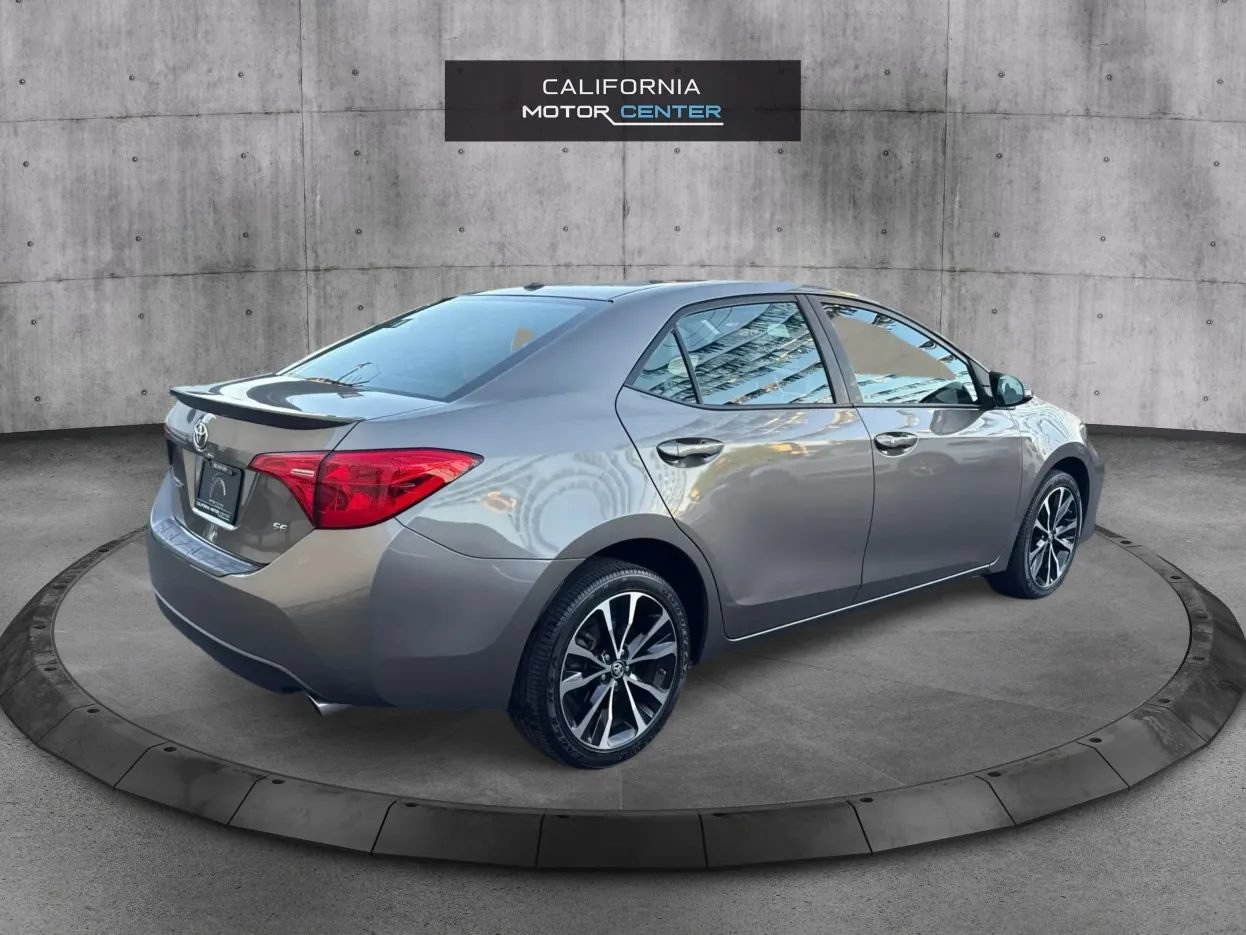 Used 2017 Toyota Corolla SE w/ SE Premium Package FWD image 5