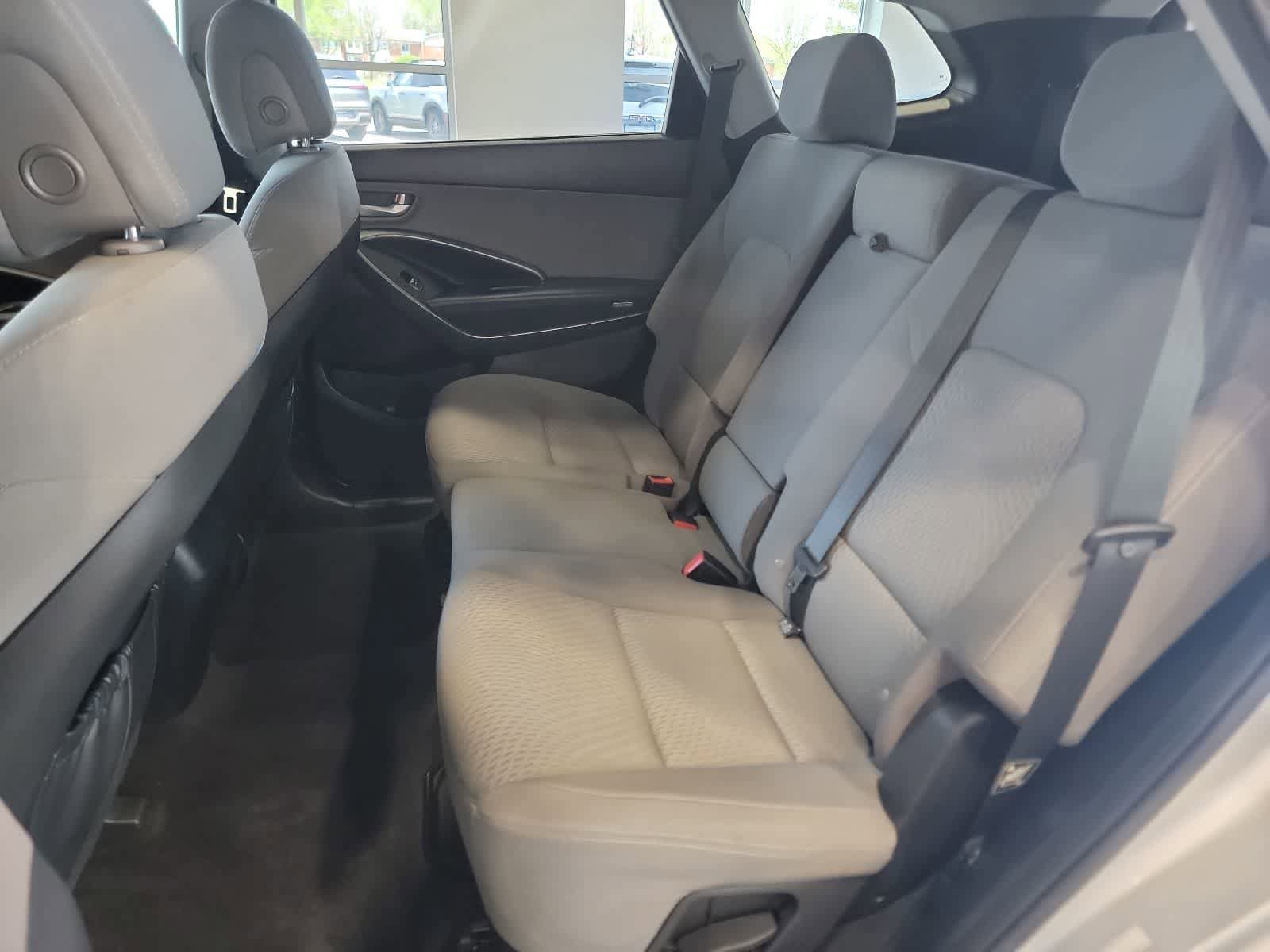 Used 2018 Hyundai Santa Fe SE w/ Cargo Package AWD/4WD image 22