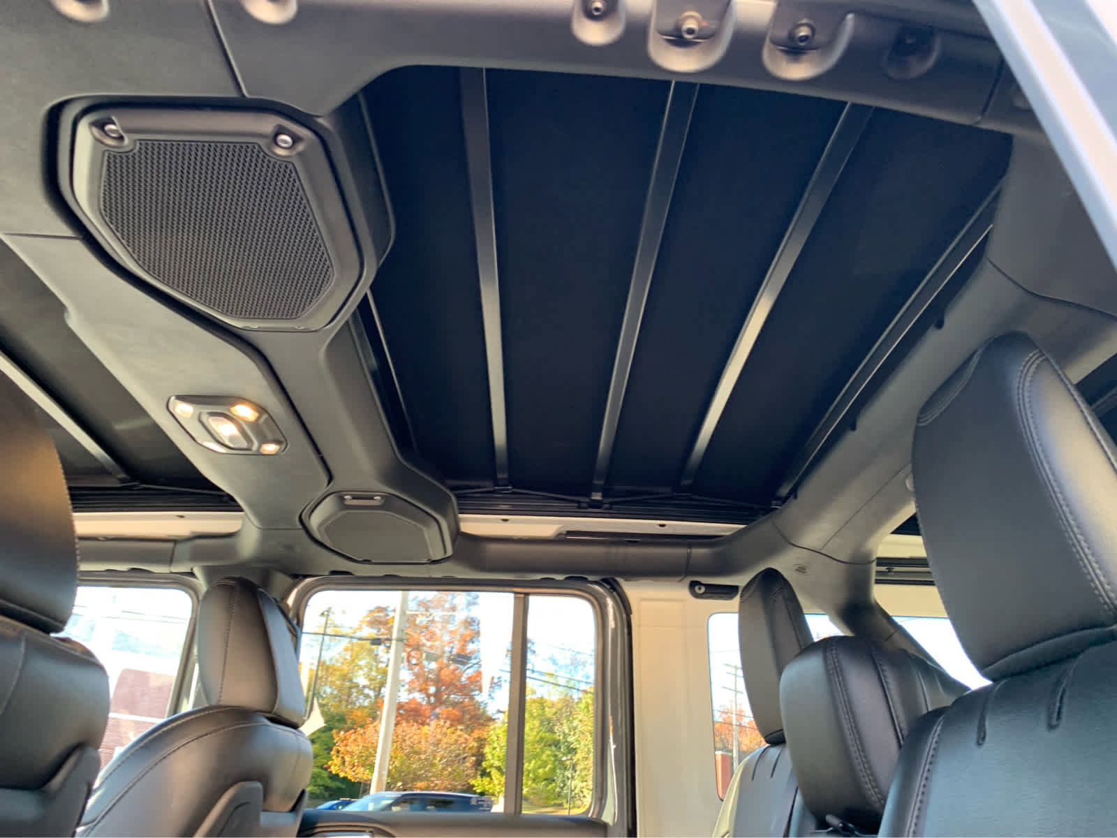 Used 2022 Jeep Wrangler Unlimited Rubicon w/ Trailer Tow Package image 26