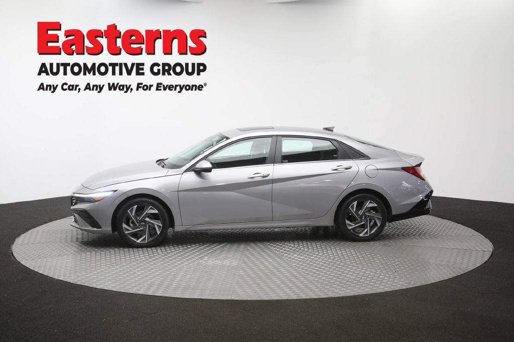 Used 2025 Hyundai Elantra SEL FWD image 63