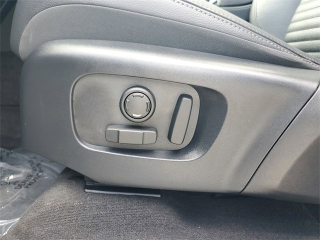 Certified 2024 Land Rover Discovery Sport Dynamic SE image 22