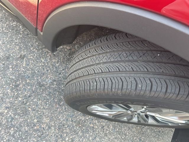 Used 2024 Cadillac XT4 Premium Luxury w/ Technology Package FWD image 3