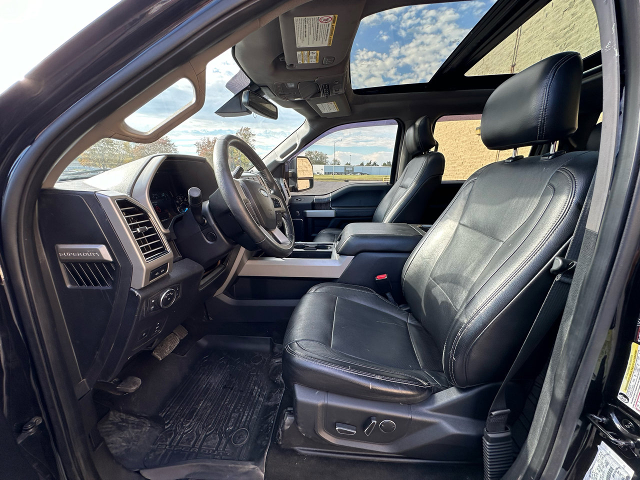 Used 2017 Ford F250 Lariat w/ Lariat Ultimate Package AWD/4WD image 10