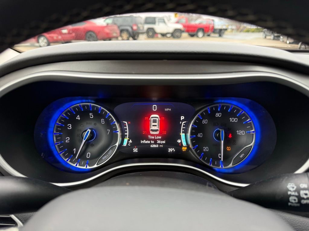 Used 2022 Chrysler Pacifica Touring-L image 28