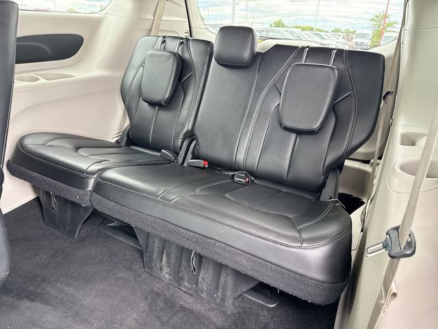 Used 2024 Chrysler Pacifica Limited FWD image 24