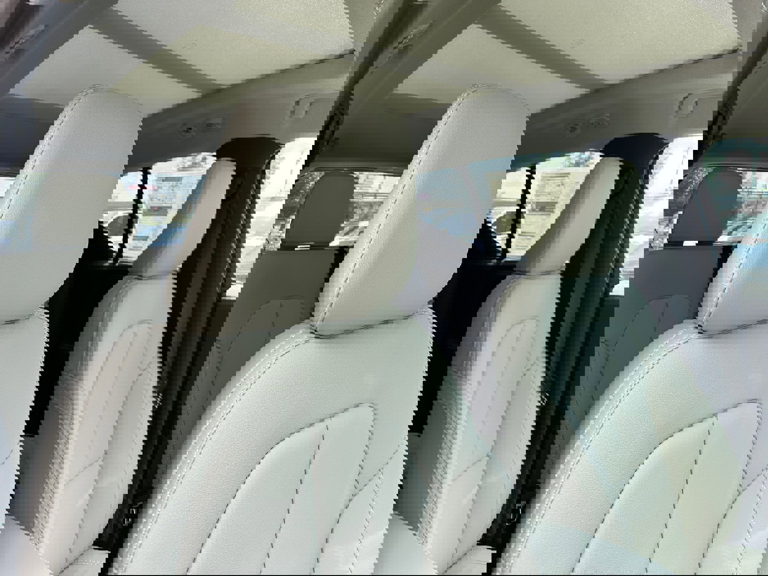 New 2026 Volvo XC40 B5 Plus w/ Protection Package Premier image 9