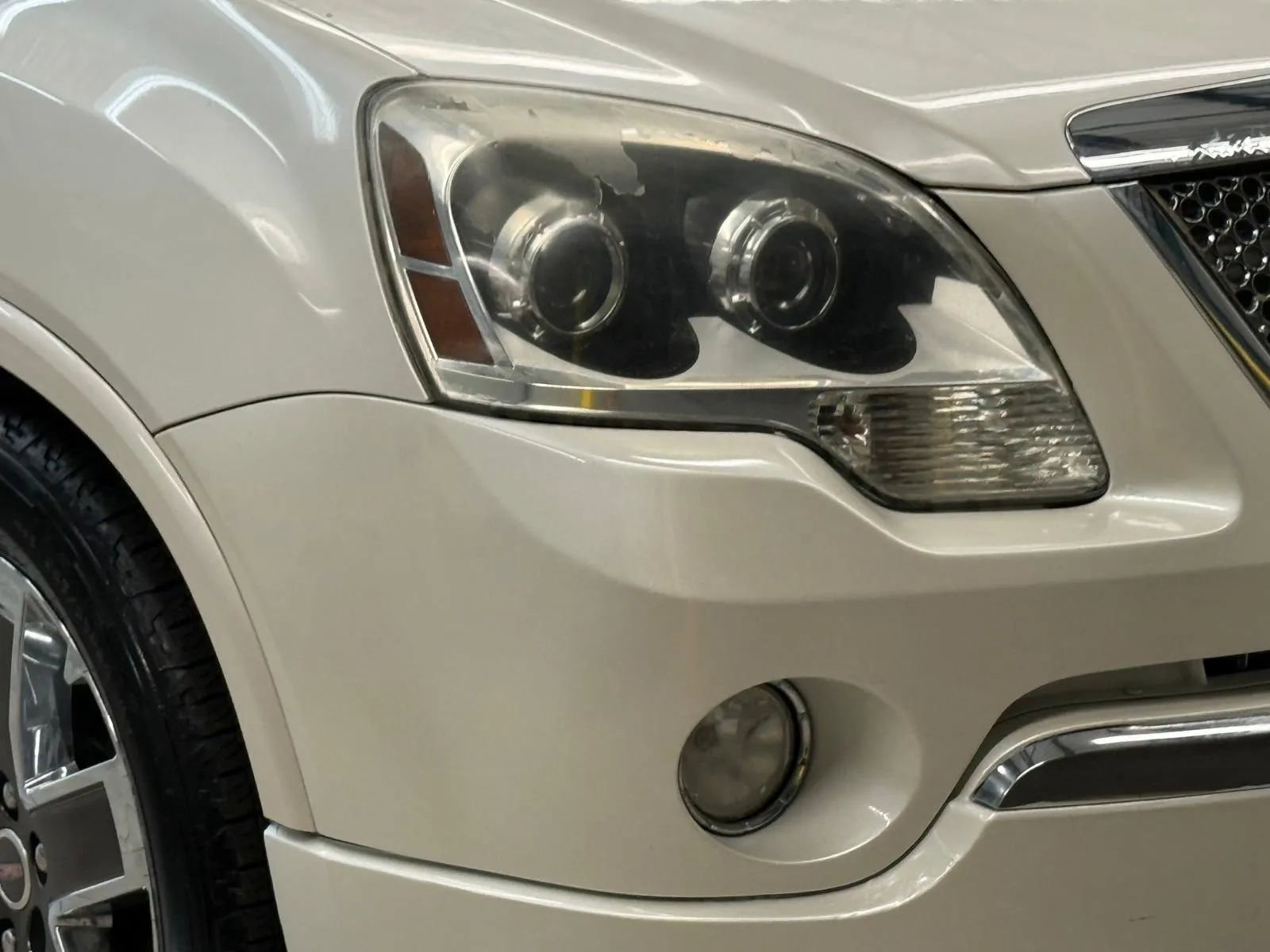 Used 2011 GMC Acadia Denali image 6