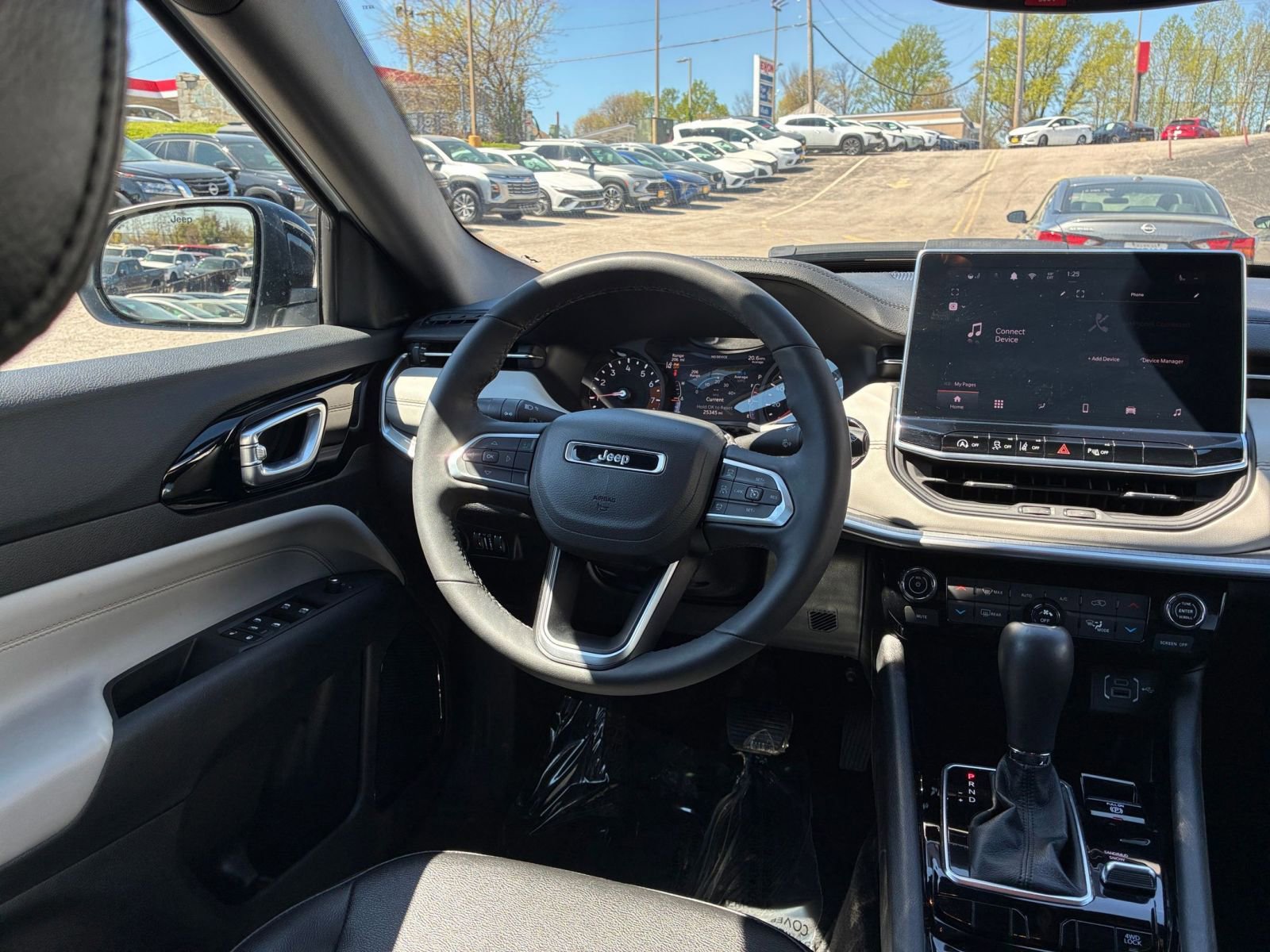 Used 2025 Jeep Compass Limited image 35