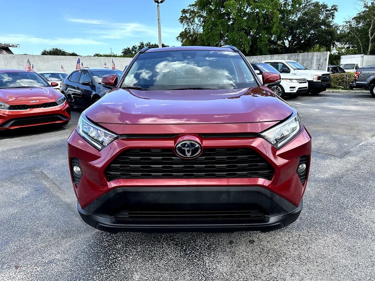 Used 2021 Toyota RAV4 XLE w/ Convenience Package FWD image 10