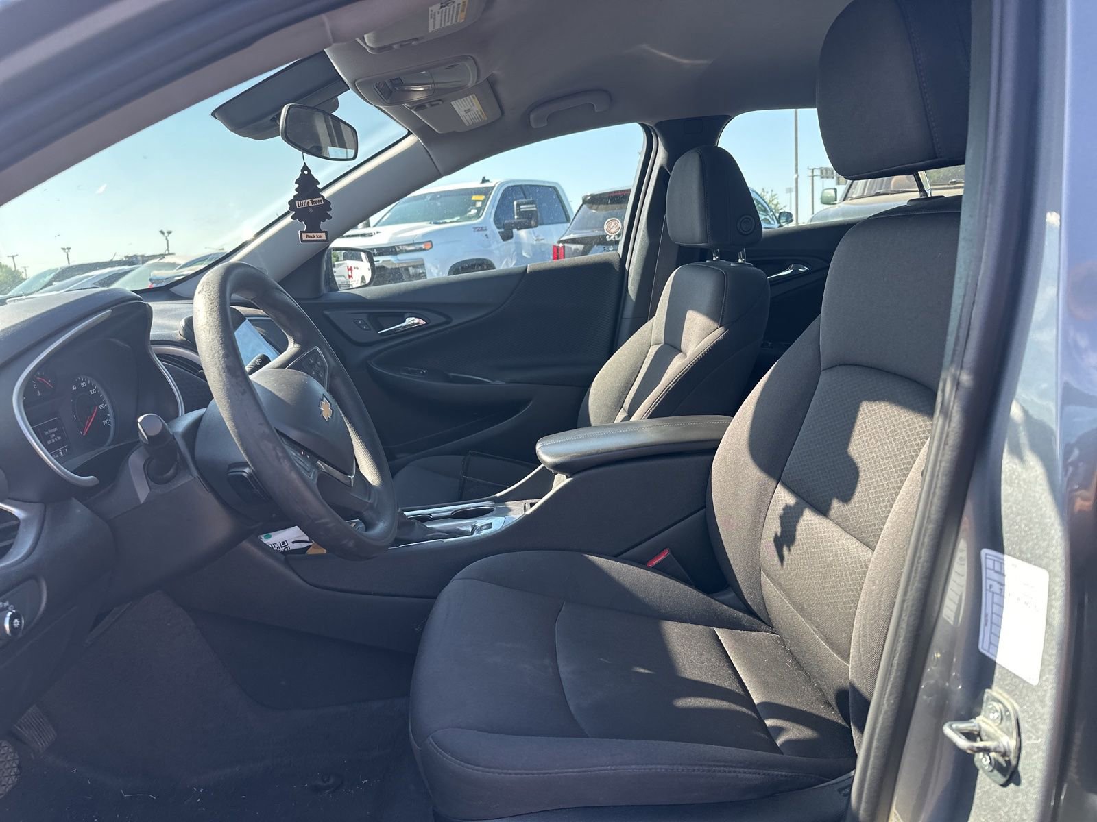 Used 2023 Chevrolet Malibu LT FWD image 7