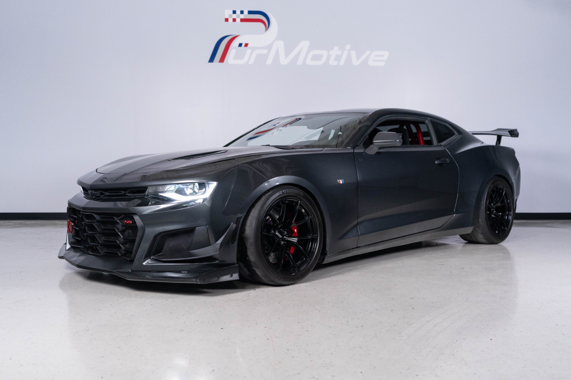 Used 2018 Chevrolet Camaro SS RWD image 2
