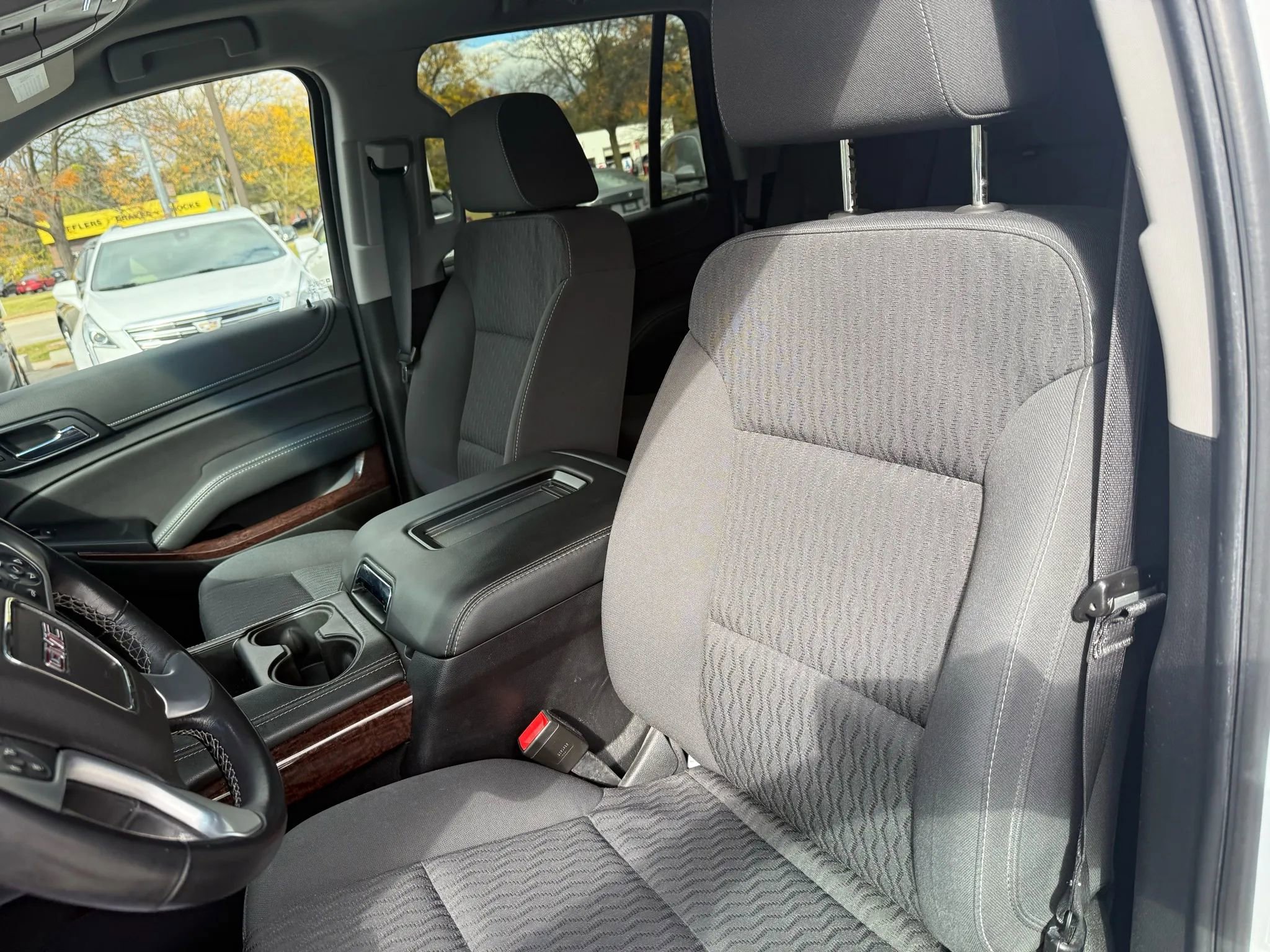 Used 2019 GMC Yukon SLE w/ SLE Value Package image 16