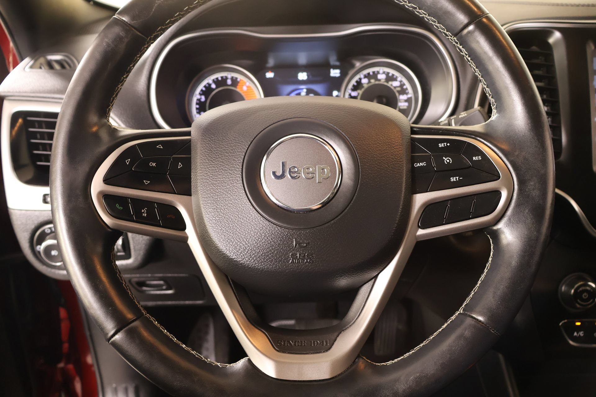 Used 2021 Jeep Cherokee Latitude Lux 80th Anniv w/ Quick Order Package 2YU 80th FWD image 3
