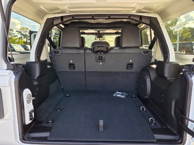 New 2026 Jeep Wrangler Unlimited Sahara AWD/4WD image 28