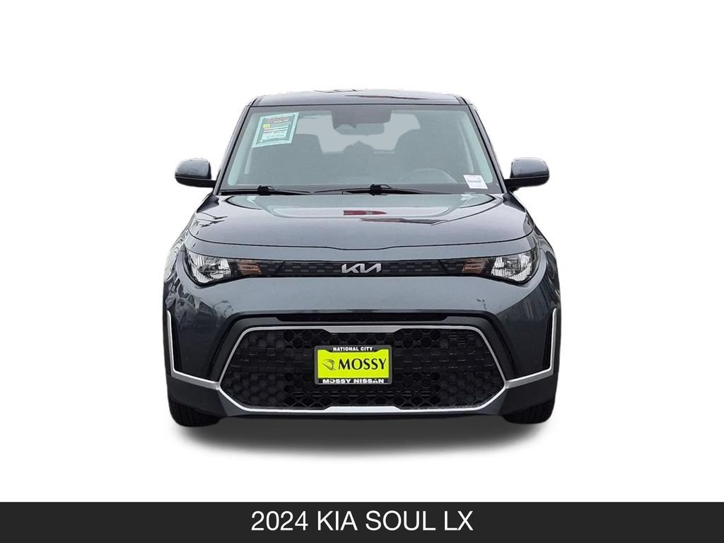 Used 2024 Kia Soul LX w/ Option Group 015 FWD image 4