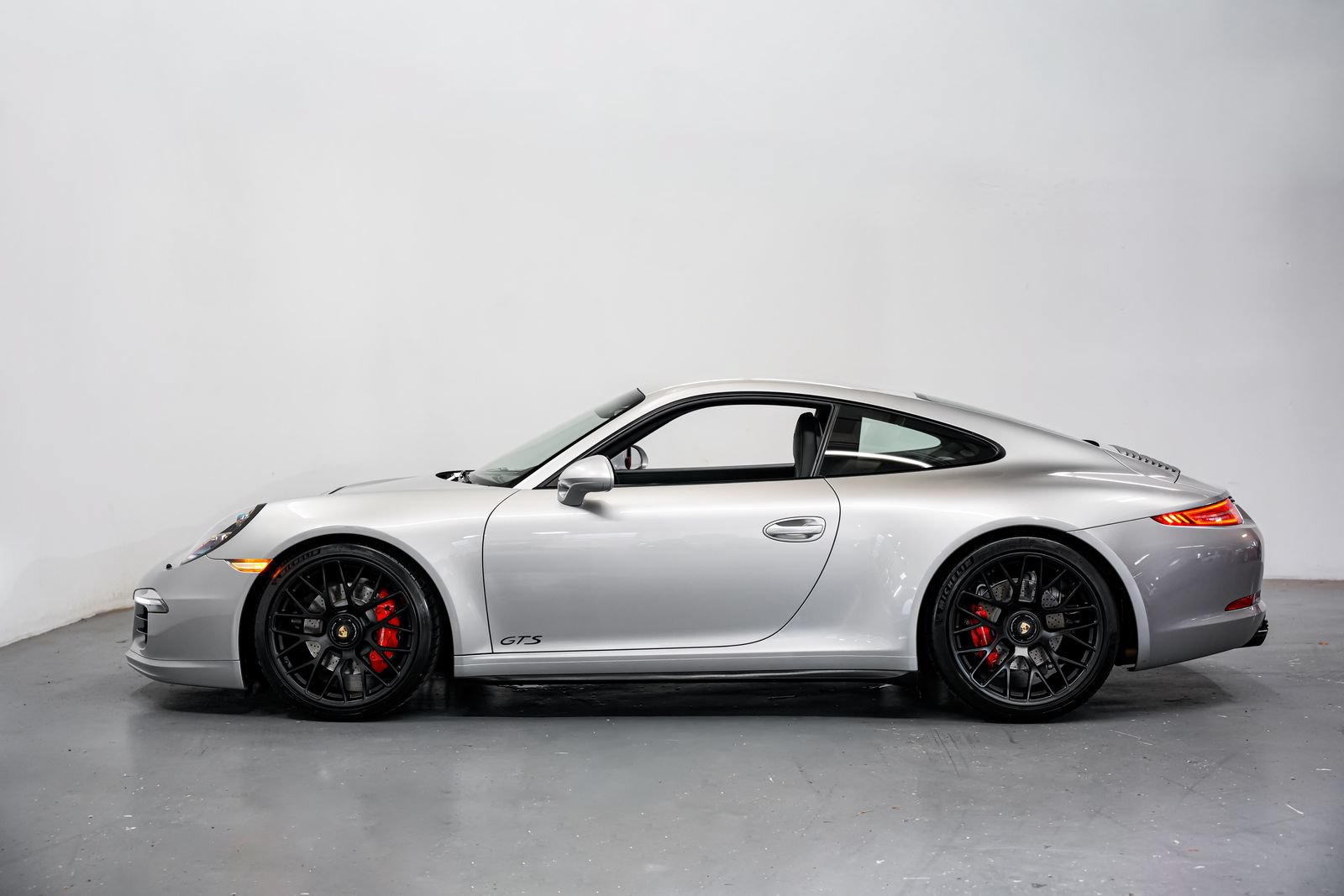 Used 2015 Porsche 911 Carrera GTS RWD image 7