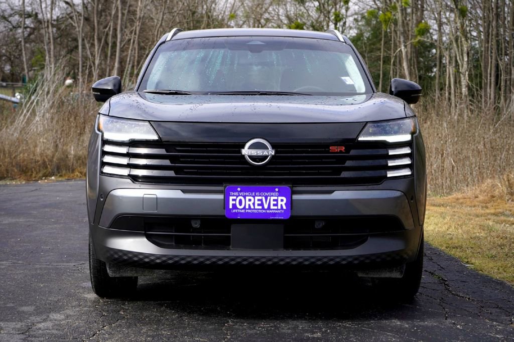 Used 2025 Nissan Kicks SR image 4