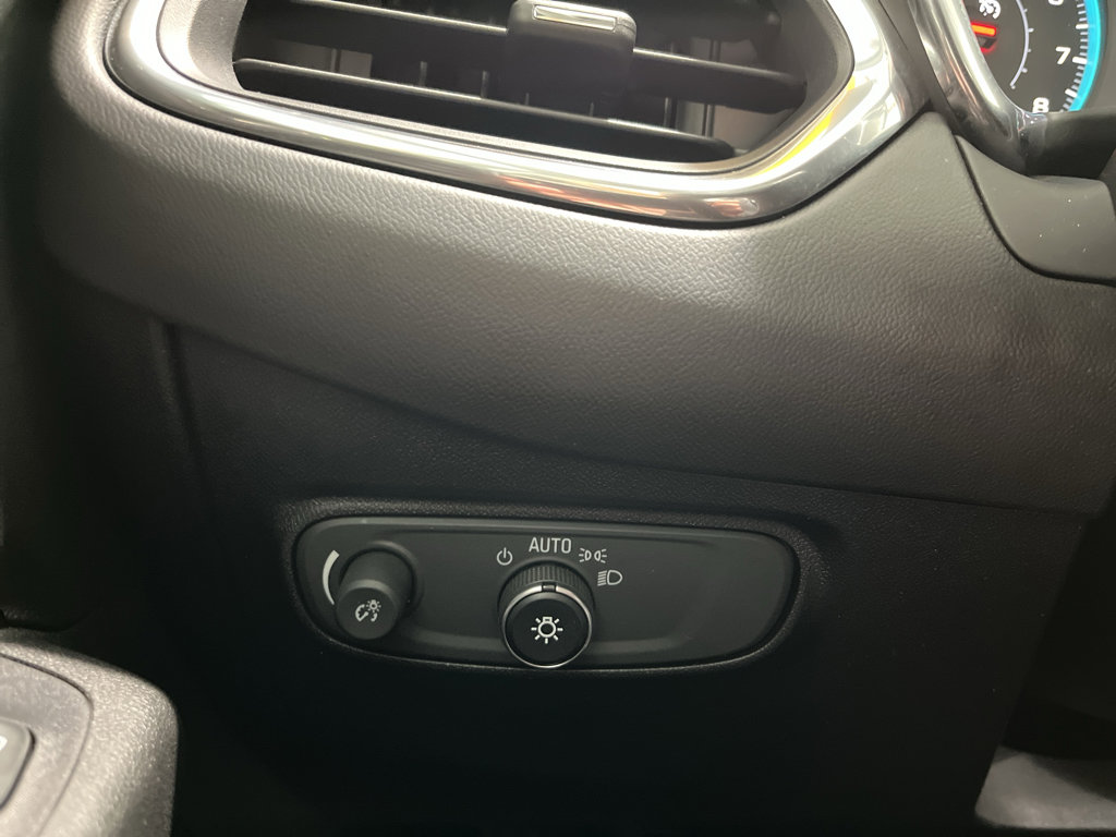 Used 2018 Chevrolet Equinox LT image 30